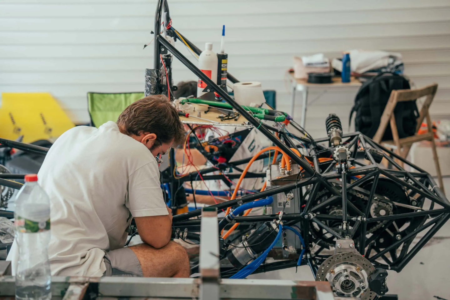 Work on the EM-04 single-seater in the workshop